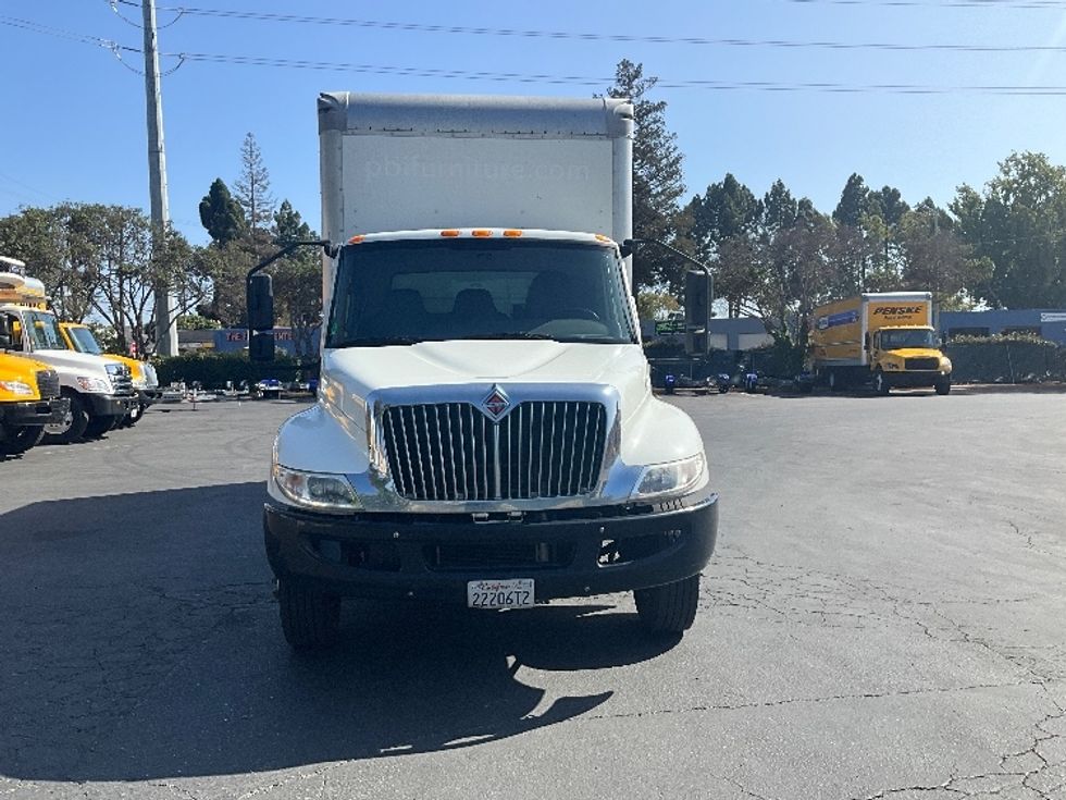 Medium Duty Box Truck-Light and Medium Duty Trucks-International-2020-MV607LP-West Sacramento-CA-98,858\n\t\tmiles-$ 49,000 - Image 2