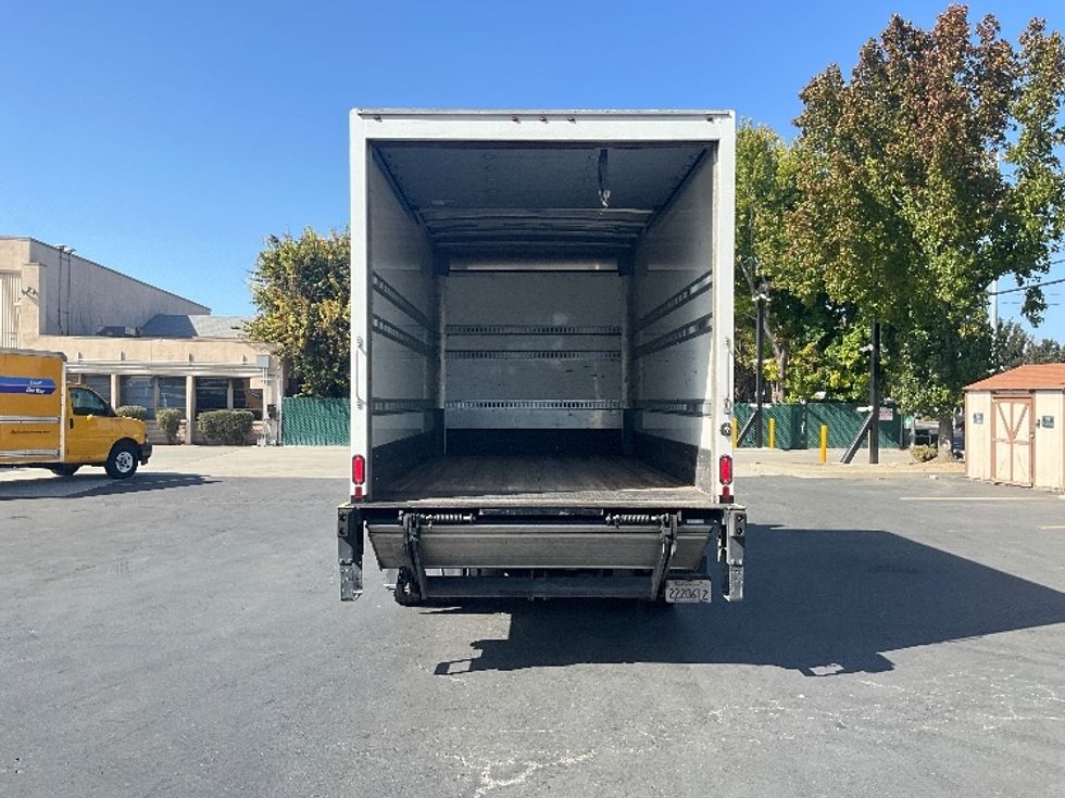 Medium Duty Box Truck-Light and Medium Duty Trucks-International-2020-MV607LP-West Sacramento-CA-98,858\n\t\tmiles-$ 49,000 - Image 8