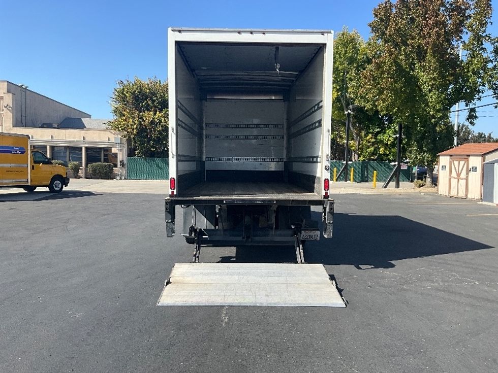 Medium Duty Box Truck-Light and Medium Duty Trucks-International-2020-MV607LP-West Sacramento-CA-98,858\n\t\tmiles-$ 49,000 - Image 9