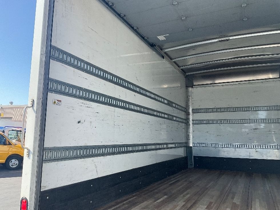 Medium Duty Box Truck-Light and Medium Duty Trucks-International-2020-MV607LP-West Sacramento-CA-98,858\n\t\tmiles-$ 49,000 - Image 11