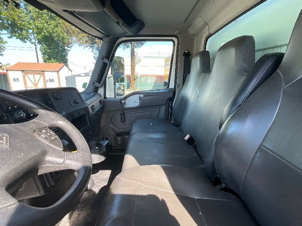 Medium Duty Box Truck-Light and Medium Duty Trucks-International-2020-MV607LP-West Sacramento-CA-98,858\n\t\tmiles-$ 49,000 - Image 19
