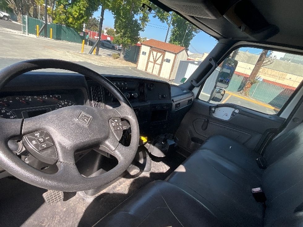 Medium Duty Box Truck-Light and Medium Duty Trucks-International-2020-MV607LP-West Sacramento-CA-98,858\n\t\tmiles-$ 49,000 - Image 18