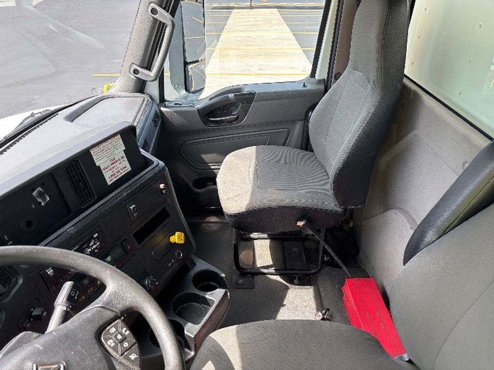 Medium Duty Box Truck-Light and Medium Duty Trucks-International-2020-RH613-Byron Center-MI-429,696\n\t\tmiles-$ 38,000 - Image 19
