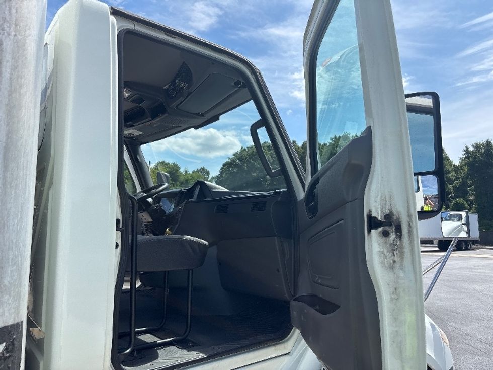 Medium Duty Box Truck-Light and Medium Duty Trucks-International-2020-RH613-Byron Center-MI-429,696\n\t\tmiles-$ 38,000 - Image 20