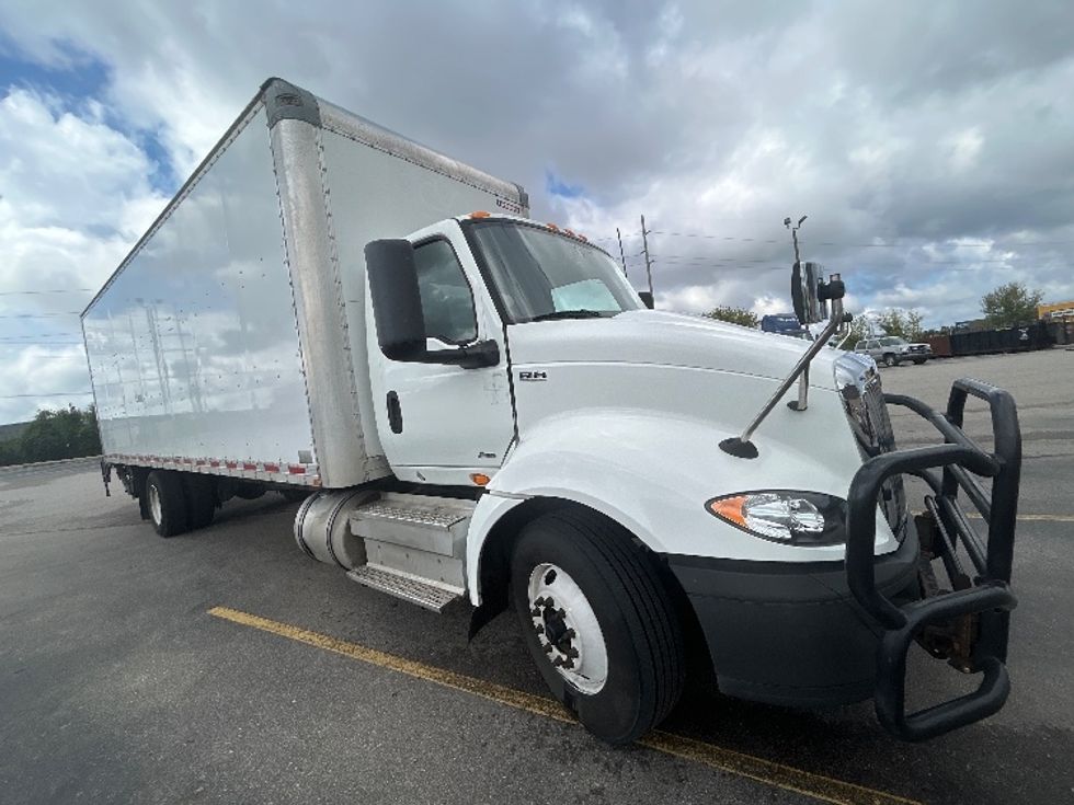 Medium Duty Box Truck-Light and Medium Duty Trucks-International-2020-RH613-Kentwood-MI-612,782\n\t\tmiles-$ 26,000 - Image 1