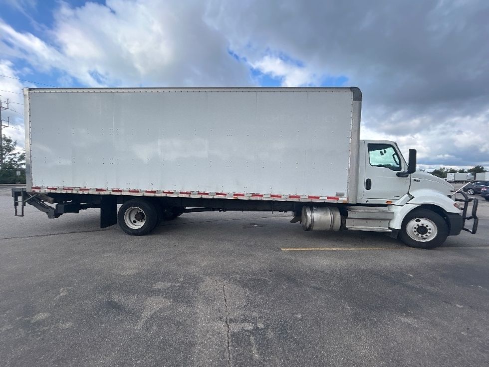 Medium Duty Box Truck-Light and Medium Duty Trucks-International-2020-RH613-Kentwood-MI-612,782\n\t\tmiles-$ 26,000 - Image 15