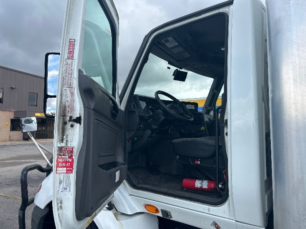 Medium Duty Box Truck-Light and Medium Duty Trucks-International-2020-RH613-Kentwood-MI-612,782\n\t\tmiles-$ 26,000 - Image 16
