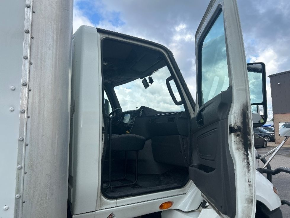 Medium Duty Box Truck-Light and Medium Duty Trucks-International-2020-RH613-Kentwood-MI-612,782\n\t\tmiles-$ 26,000 - Image 20