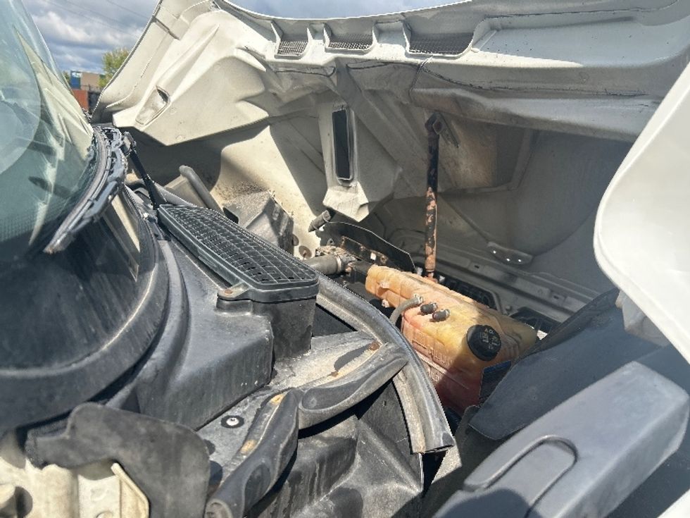 Medium Duty Box Truck-Light and Medium Duty Trucks-International-2020-RH613-Kentwood-MI-612,782\n\t\tmiles-$ 26,000 - Image 23