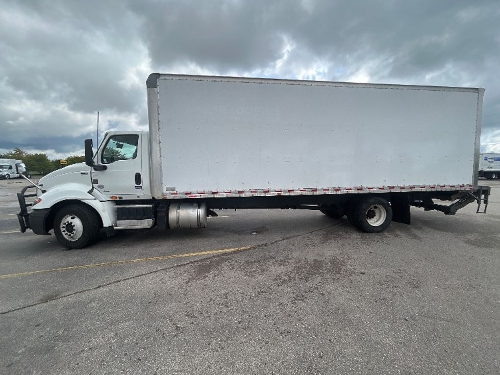 Medium Duty Box Truck-Light and Medium Duty Trucks-International-2020-RH613-Kentwood-MI-612,782\n\t\tmiles-$ 26,000 - Image 4