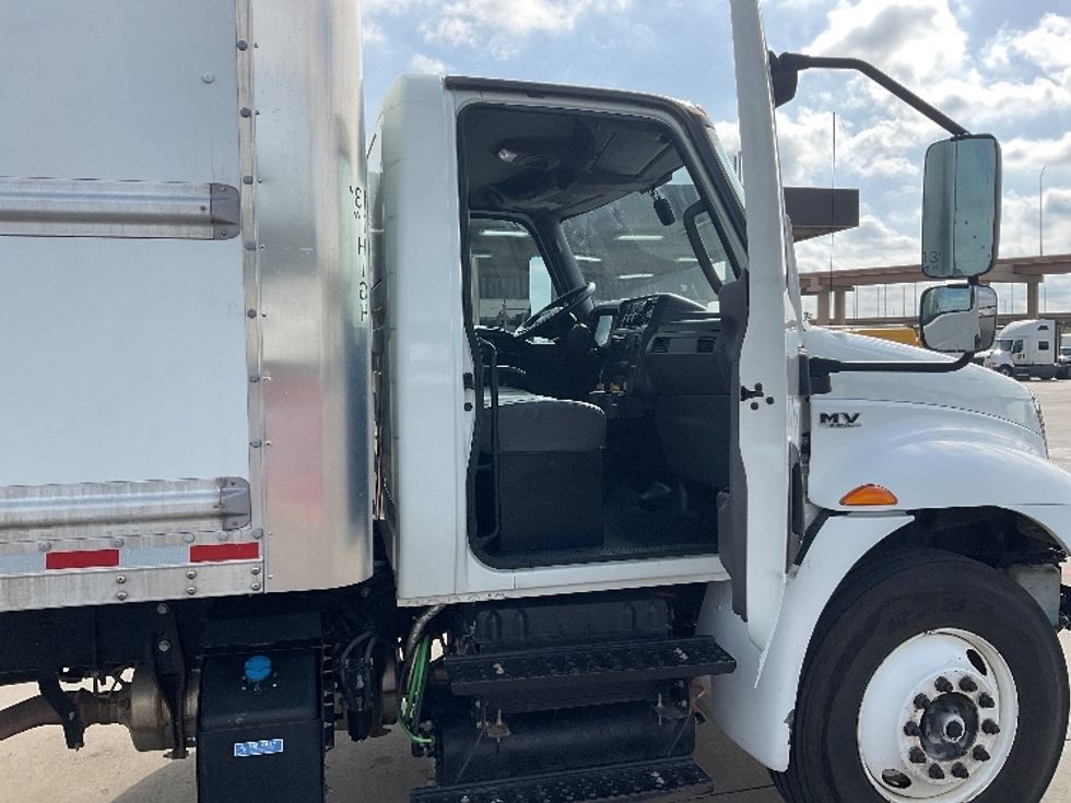 Medium Duty Box Truck-Light and Medium Duty Trucks-International-2021-MV607-Abilene-TX-221,242\n\t\tmiles-$ 46,750 - Image 20