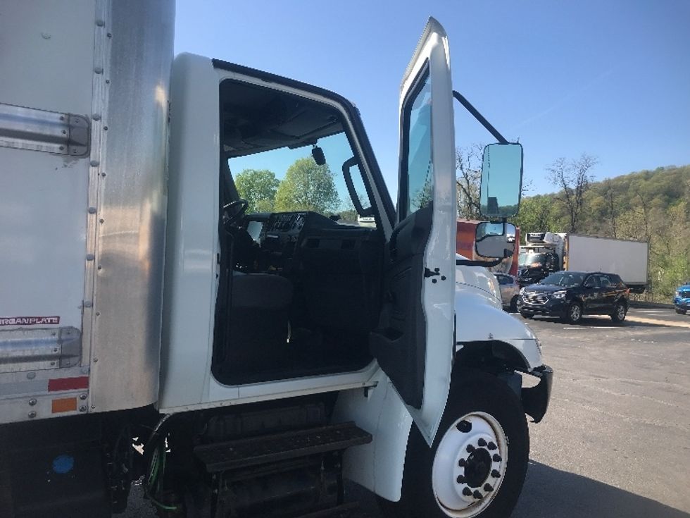 Medium Duty Box Truck-Light and Medium Duty Trucks-International-2021-MV607-Akron-OH-145,280\n\t\tmiles-$ 61,250 - Image 20
