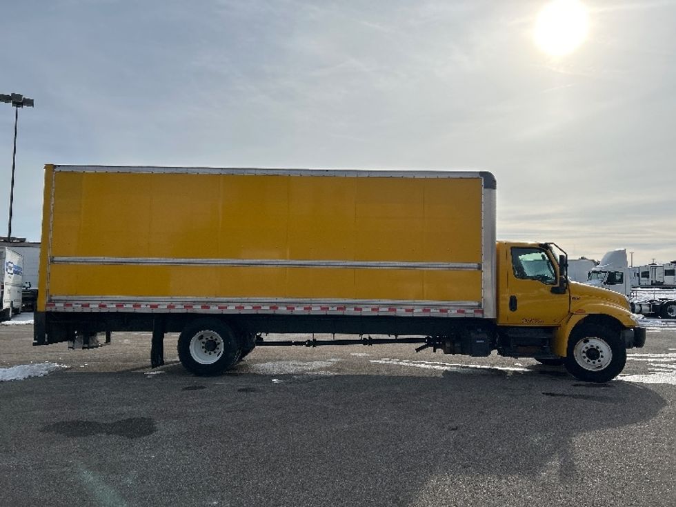 Medium Duty Box Truck-Light and Medium Duty Trucks-International-2021-MV607-Akron-OH-197,097\n\t\tmiles-$ 42,750 - Image 15