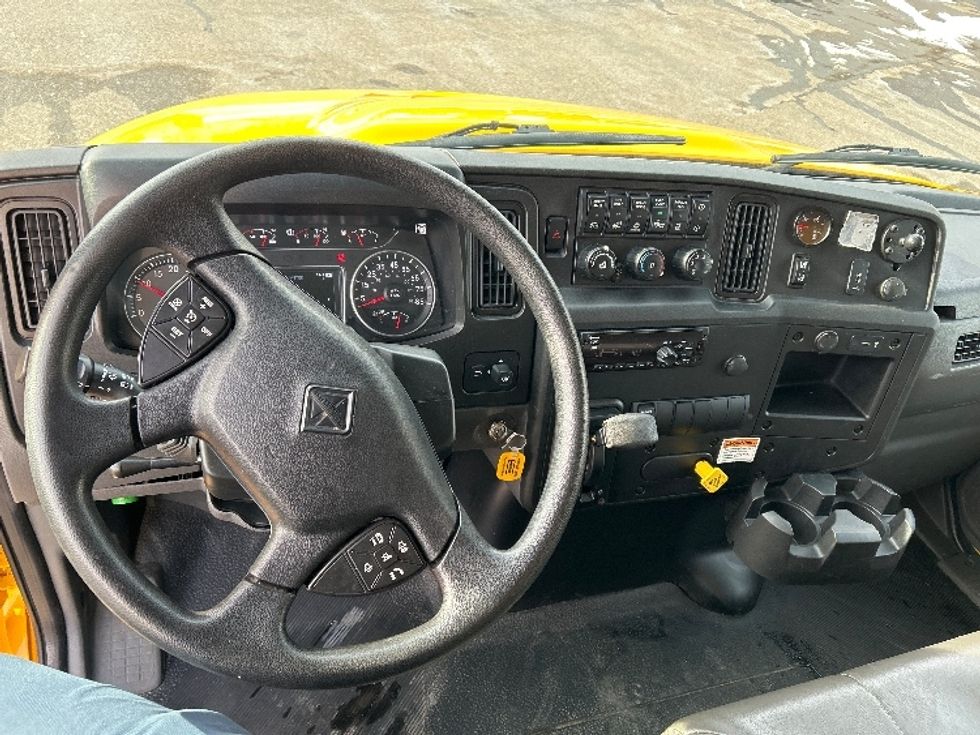 Medium Duty Box Truck-Light and Medium Duty Trucks-International-2021-MV607-Akron-OH-197,097\n\t\tmiles-$ 42,750 - Image 18