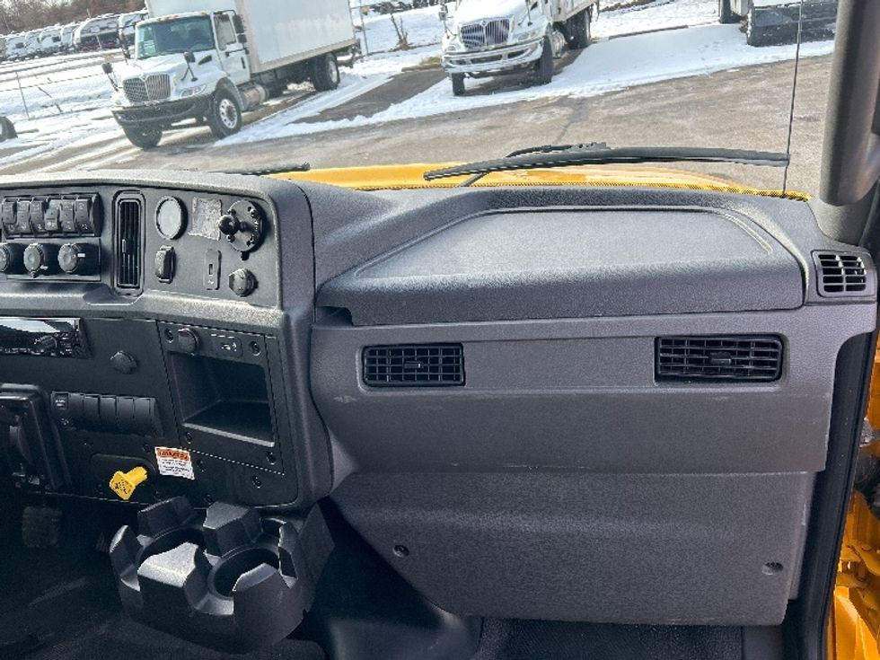 Medium Duty Box Truck-Light and Medium Duty Trucks-International-2021-MV607-Akron-OH-197,097\n\t\tmiles-$ 42,750 - Image 21