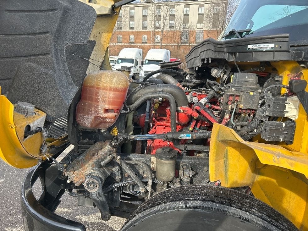 Medium Duty Box Truck-Light and Medium Duty Trucks-International-2021-MV607-Akron-OH-197,097\n\t\tmiles-$ 42,750 - Image 24