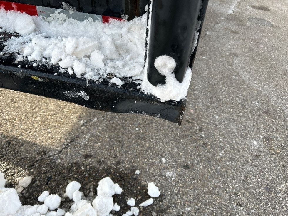 Medium Duty Box Truck-Light and Medium Duty Trucks-International-2021-MV607-Akron-OH-197,097\n\t\tmiles-$ 42,750 - Image 28