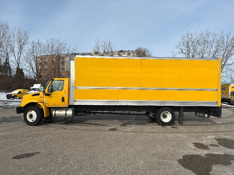Medium Duty Box Truck-Light and Medium Duty Trucks-International-2021-MV607-Akron-OH-197,097\n\t\tmiles-$ 42,750 - Image 4