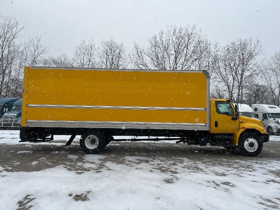 Medium Duty Box Truck-Light and Medium Duty Trucks-International-2021-MV607-Akron-OH-203,725\n\t\tmiles-$ 41,750 - Image 15