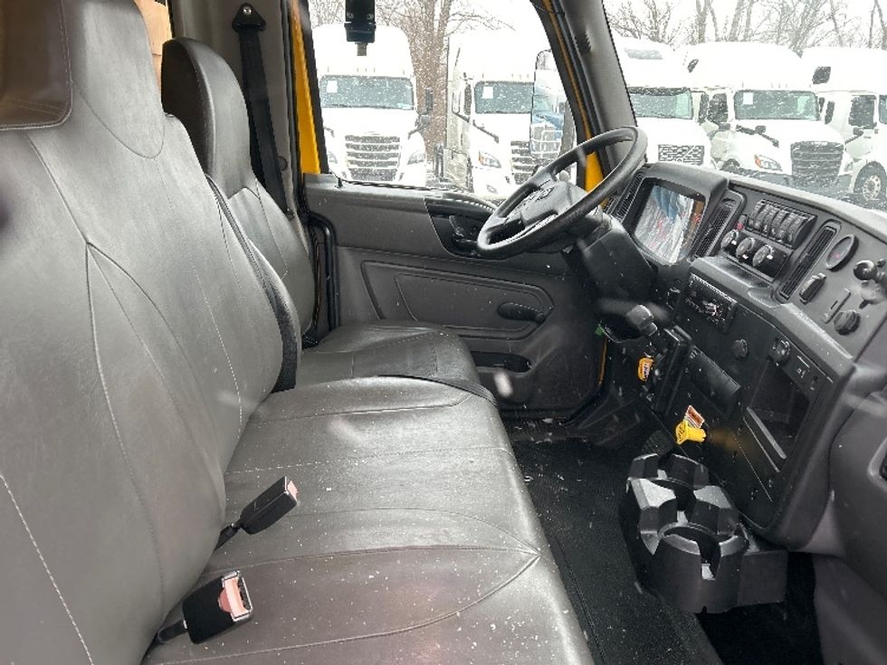 Medium Duty Box Truck-Light and Medium Duty Trucks-International-2021-MV607-Akron-OH-203,725\n\t\tmiles-$ 41,750 - Image 22