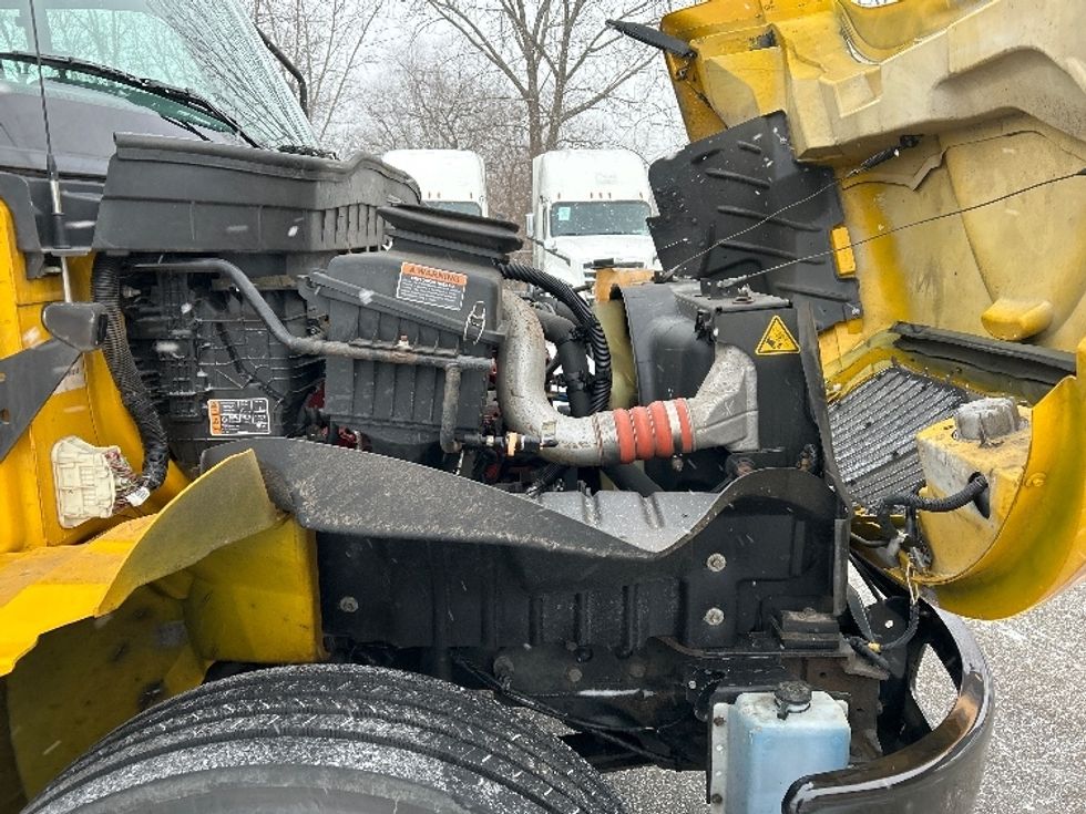 Medium Duty Box Truck-Light and Medium Duty Trucks-International-2021-MV607-Akron-OH-203,725\n\t\tmiles-$ 41,750 - Image 23