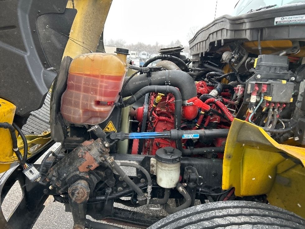 Medium Duty Box Truck-Light and Medium Duty Trucks-International-2021-MV607-Akron-OH-203,725\n\t\tmiles-$ 41,750 - Image 24