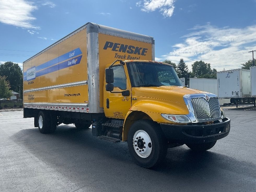 Medium Duty Box Truck-Light and Medium Duty Trucks-International-2021-MV607-Akron-OH-227,692\n\t\tmiles-$ 39,500 - Image 1