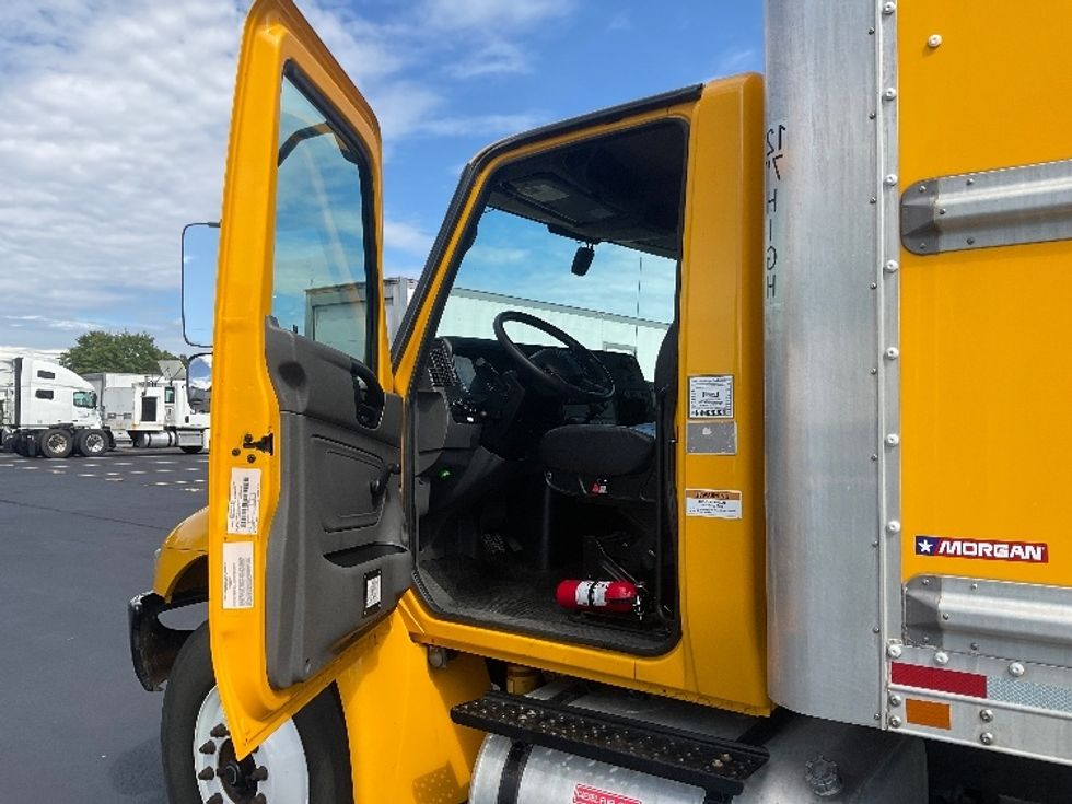 Medium Duty Box Truck-Light and Medium Duty Trucks-International-2021-MV607-Akron-OH-227,692\n\t\tmiles-$ 39,500 - Image 16