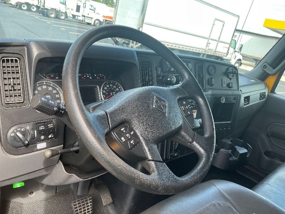 Medium Duty Box Truck-Light and Medium Duty Trucks-International-2021-MV607-Akron-OH-227,692\n\t\tmiles-$ 39,500 - Image 17