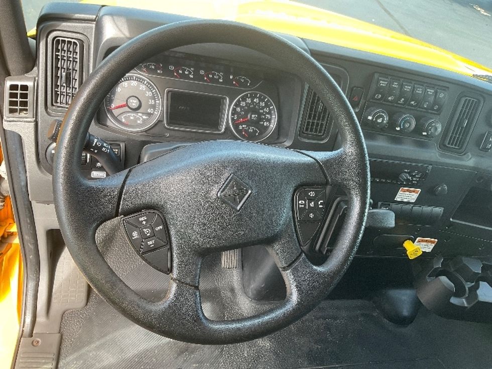 Medium Duty Box Truck-Light and Medium Duty Trucks-International-2021-MV607-Akron-OH-227,692\n\t\tmiles-$ 39,500 - Image 18
