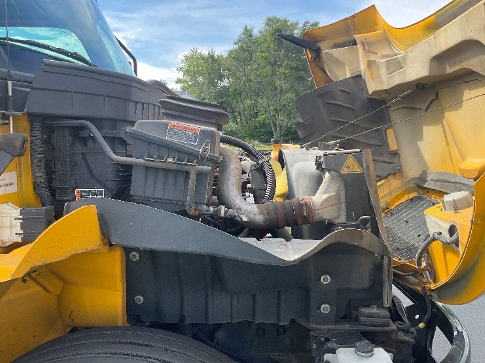 Medium Duty Box Truck-Light and Medium Duty Trucks-International-2021-MV607-Akron-OH-227,692\n\t\tmiles-$ 39,500 - Image 23