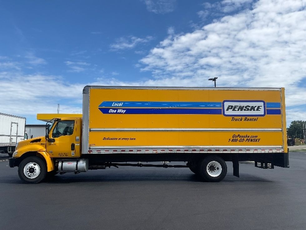 Medium Duty Box Truck-Light and Medium Duty Trucks-International-2021-MV607-Akron-OH-227,692\n\t\tmiles-$ 39,500 - Image 4