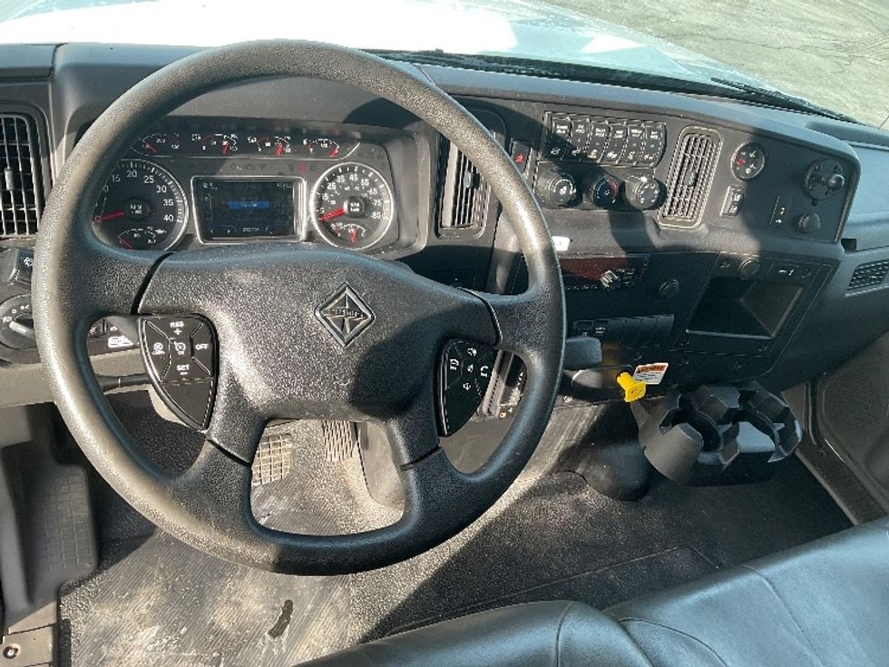 Medium Duty Box Truck-Light and Medium Duty Trucks-International-2021-MV607-Akron-OH-252,820\n\t\tmiles-$ 41,000 - Image 18
