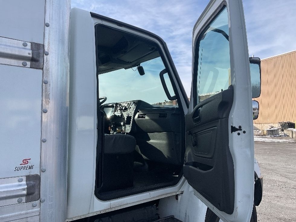 Medium Duty Box Truck-Light and Medium Duty Trucks-International-2021-MV607-Akron-OH-252,820\n\t\tmiles-$ 41,000 - Image 20