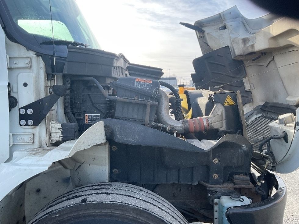 Medium Duty Box Truck-Light and Medium Duty Trucks-International-2021-MV607-Akron-OH-252,820\n\t\tmiles-$ 41,000 - Image 23