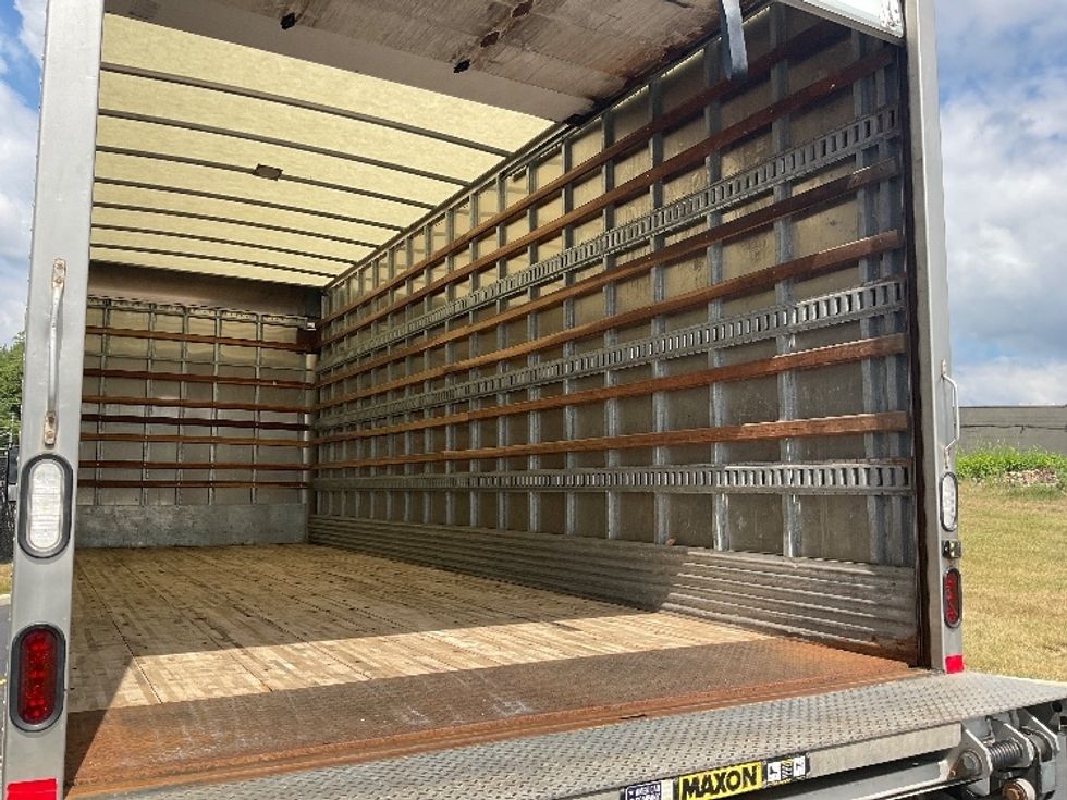 Medium Duty Box Truck-Light and Medium Duty Trucks-International-2021-MV607-Akron-OH-323,853\n\t\tmiles-$ 28,250 - Image 12