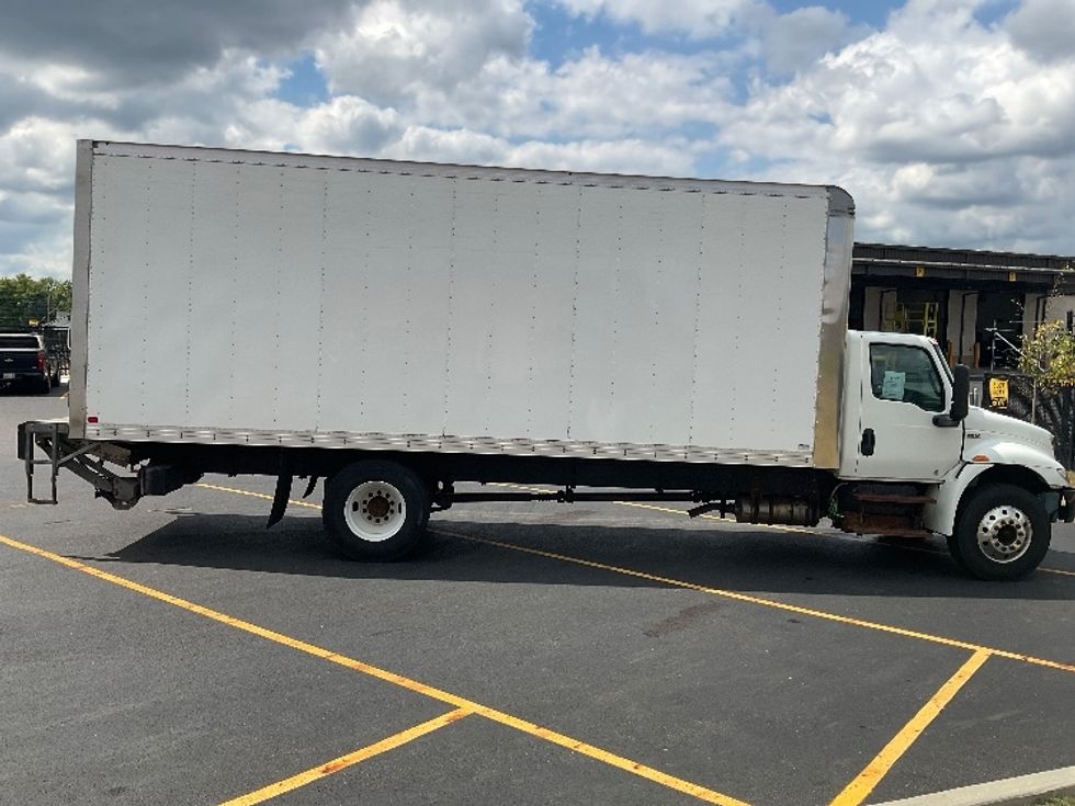 Medium Duty Box Truck-Light and Medium Duty Trucks-International-2021-MV607-Akron-OH-323,853\n\t\tmiles-$ 28,250 - Image 15