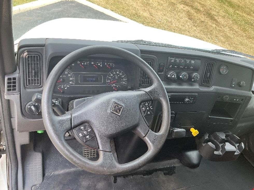 Medium Duty Box Truck-Light and Medium Duty Trucks-International-2021-MV607-Akron-OH-323,853\n\t\tmiles-$ 28,250 - Image 17