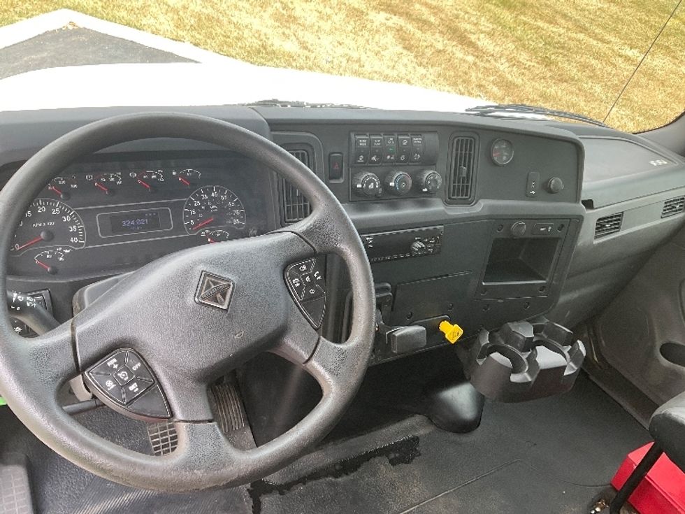 Medium Duty Box Truck-Light and Medium Duty Trucks-International-2021-MV607-Akron-OH-323,853\n\t\tmiles-$ 28,250 - Image 18