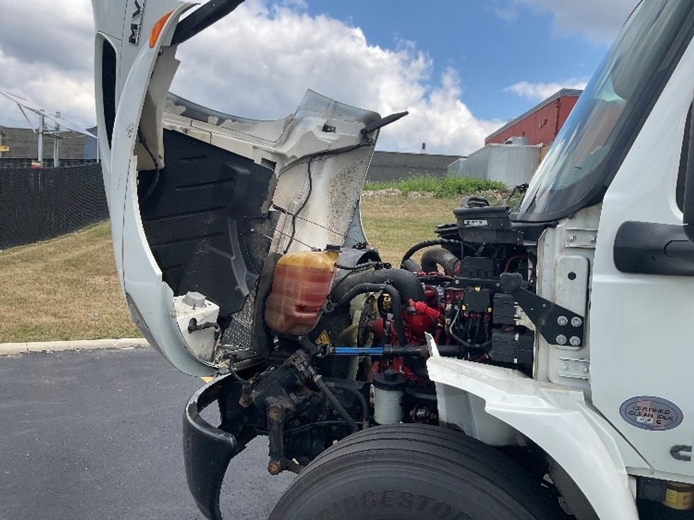 Medium Duty Box Truck-Light and Medium Duty Trucks-International-2021-MV607-Akron-OH-323,853\n\t\tmiles-$ 28,250 - Image 23