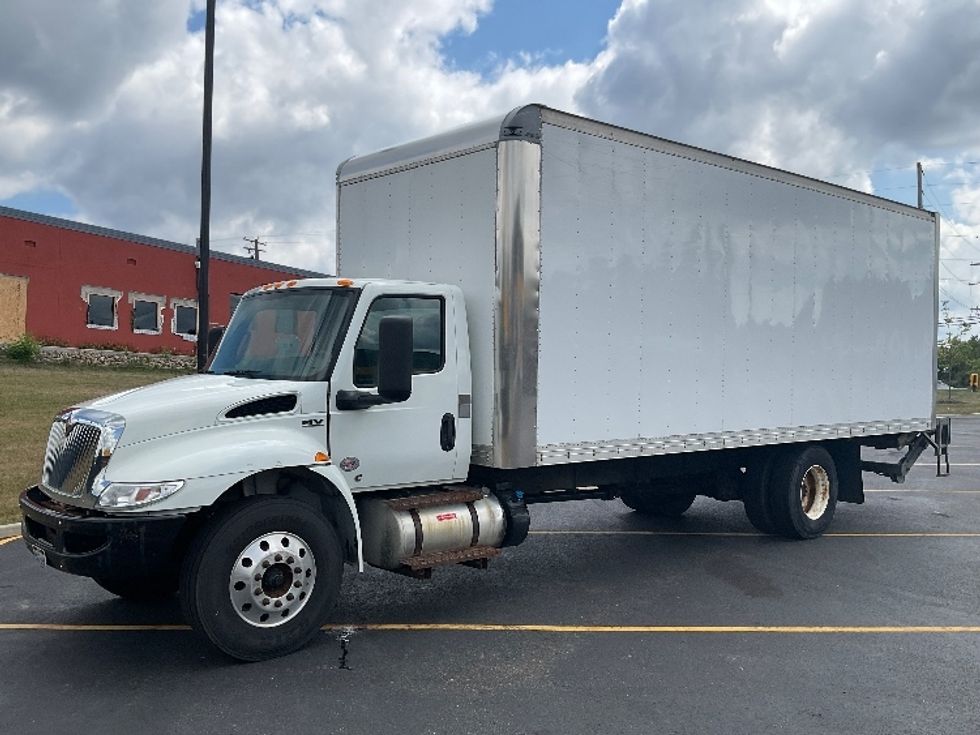 Medium Duty Box Truck-Light and Medium Duty Trucks-International-2021-MV607-Akron-OH-323,853\n\t\tmiles-$ 28,250 - Image 3