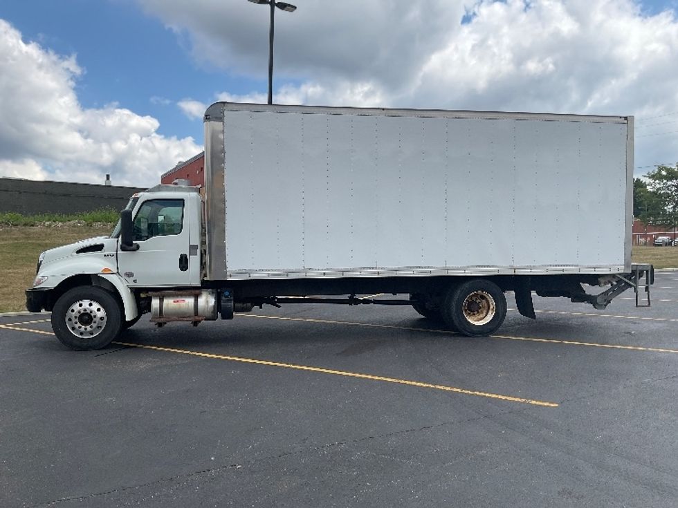 Medium Duty Box Truck-Light and Medium Duty Trucks-International-2021-MV607-Akron-OH-323,853\n\t\tmiles-$ 28,250 - Image 4