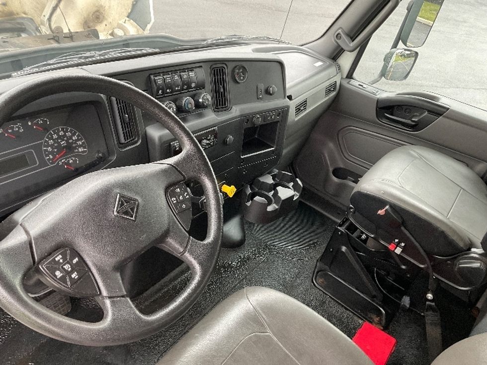 Medium Duty Box Truck-Light and Medium Duty Trucks-International-2021-MV607-Akron-OH-54,577\n\t\tmiles-$ 70,000 - Image 17