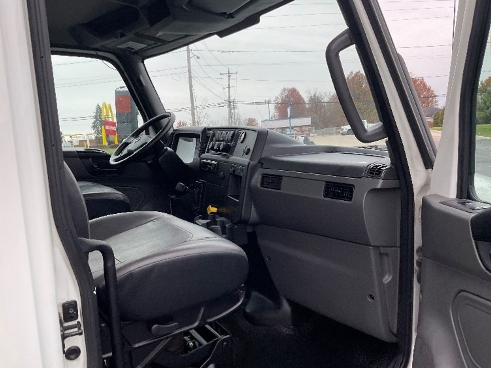 Medium Duty Box Truck-Light and Medium Duty Trucks-International-2021-MV607-Akron-OH-54,577\n\t\tmiles-$ 70,000 - Image 19