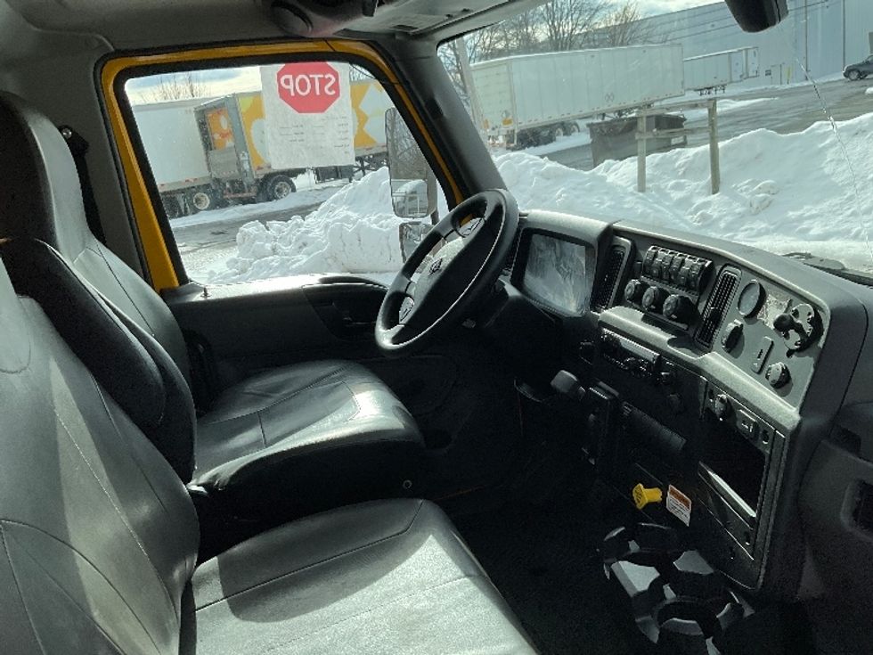 Medium Duty Box Truck-Light and Medium Duty Trucks-International-2021-MV607-Albany-NY-198,937\n\t\tmiles-$ 37,750 - Image 21
