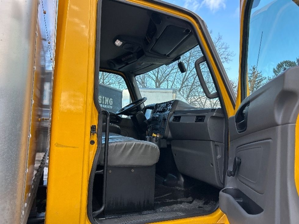 Medium Duty Box Truck-Light and Medium Duty Trucks-International-2021-MV607-Albany-NY-202,900\n\t\tmiles-$ 37,250 - Image 20