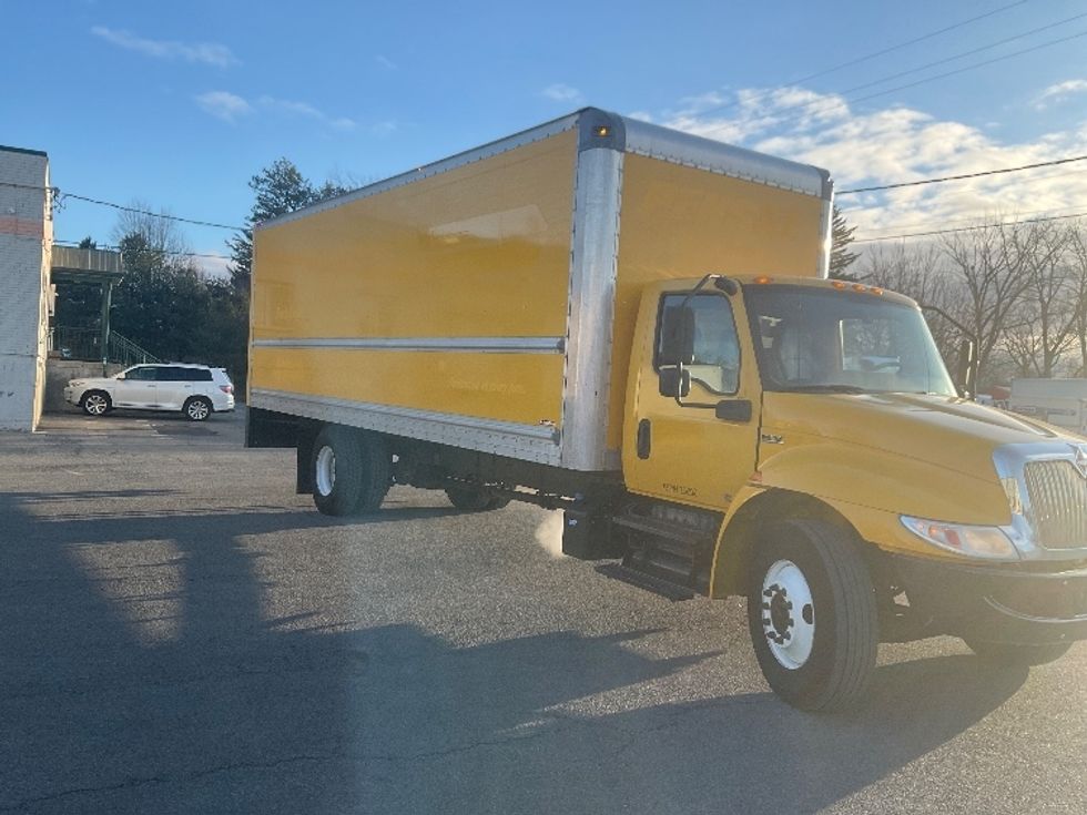 Medium Duty Box Truck-Light and Medium Duty Trucks-International-2021-MV607-Albany-NY-216,744\n\t\tmiles-$ 34,250 - Image 1