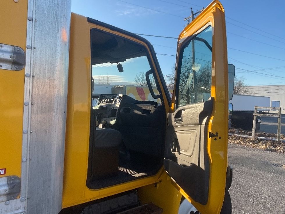 Medium Duty Box Truck-Light and Medium Duty Trucks-International-2021-MV607-Albany-NY-216,744\n\t\tmiles-$ 34,250 - Image 17