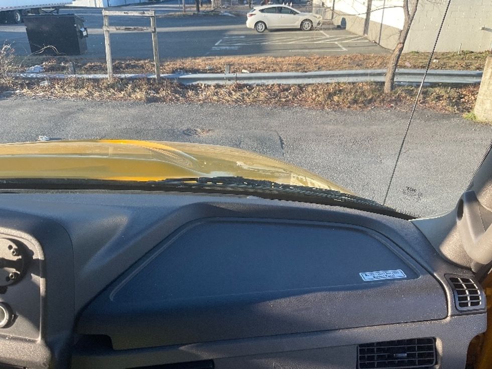 Medium Duty Box Truck-Light and Medium Duty Trucks-International-2021-MV607-Albany-NY-216,744\n\t\tmiles-$ 34,250 - Image 18