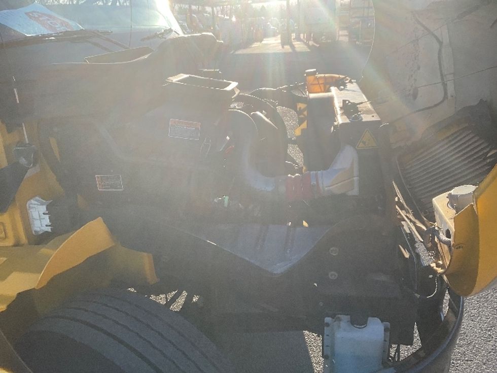 Medium Duty Box Truck-Light and Medium Duty Trucks-International-2021-MV607-Albany-NY-216,744\n\t\tmiles-$ 34,250 - Image 20